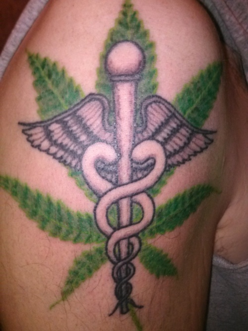 tatuaz-medyczna-marihuana