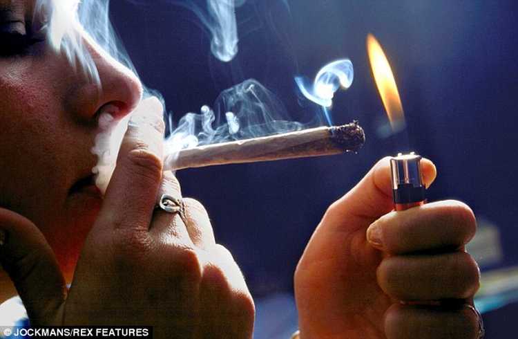 Nastolatkowie, ktorzy w wieku dorastania palili codziennie marihuane przez 3 lata mieli problemy z pamiecia w wieku doroslym