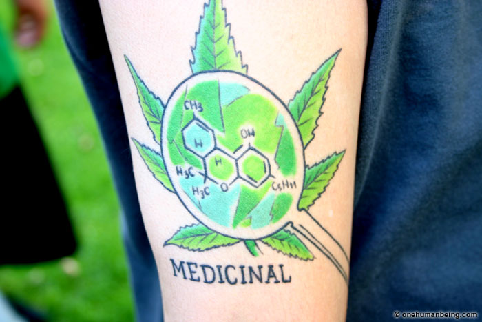 tatuaze-z-marihuana-medyczna