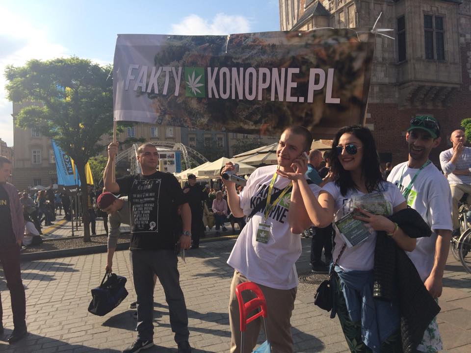 zdjęcia z Marszu Wyzwolenia Konopi 2015 w Krakowie