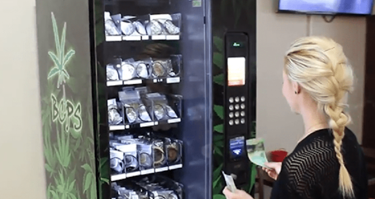 Jamajka instaluje automaty z marihuaną na lotniskach