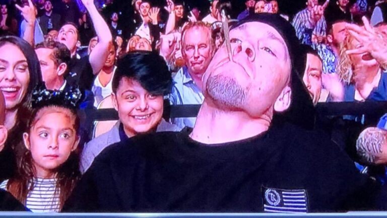 Zawodnik UFC – Nate Diaz próbował odpalić jointa podczas walki transmitowanej na żywo