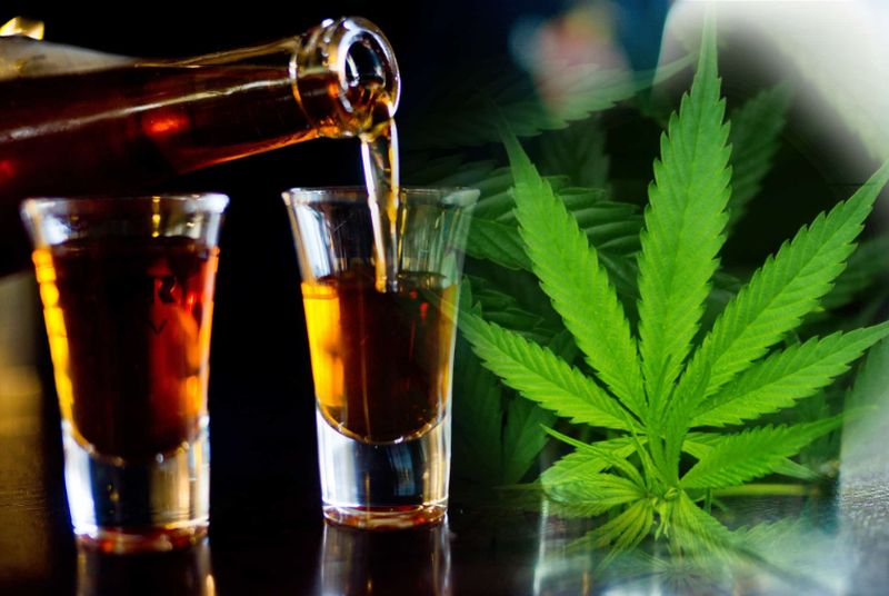 Alkohol znacznie bardziej szkodliwy dla mózgu, niż marihuana