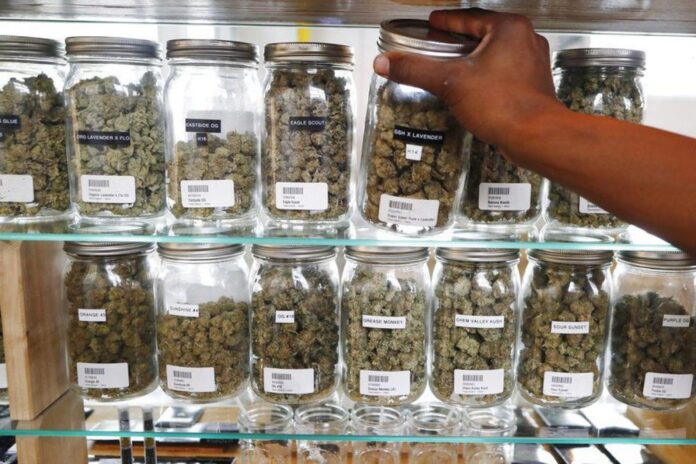 Stan Illinois rozpoczął sprzedaż legalnej marihuany