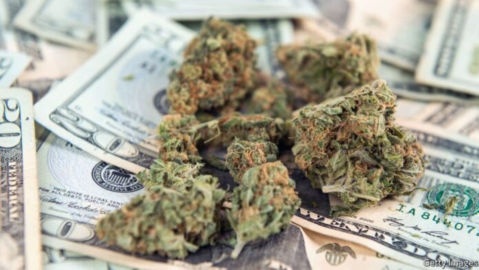 Kalifornia zebrała miliard dolarów z podatków od sprzedaży marihuany