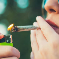 Wielka Brytania - 50 funtów za palenie marihuany